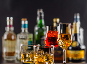 西班牙烈酒欢庆黄金周 