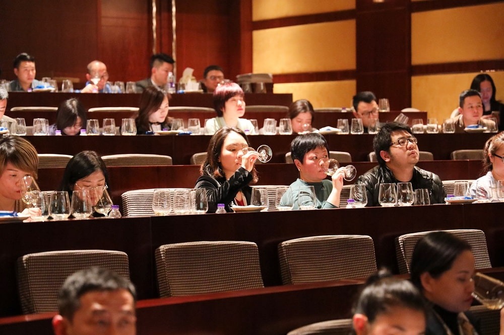 Shares the Flavor Characters of Spanish Wines with the Attendees